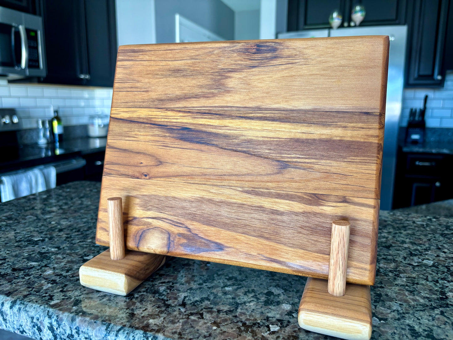 Medium Cutting Board 8x10x1