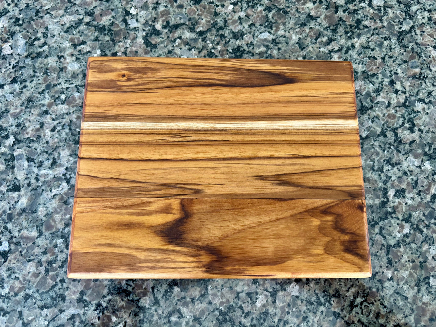 Medium Cutting Board 8x10x1