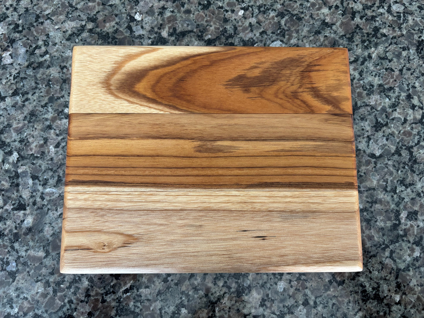 Medium Cutting Board 8x10x1